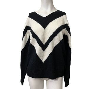 Maurada Ladies XL Sweater Black White V Neck Mohair NWT Pullover Lightweight